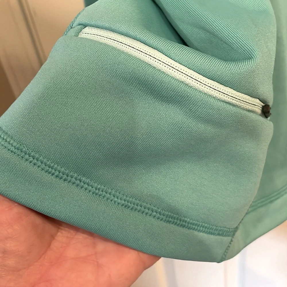 Patagonia women’s Turquoise 1/4 Zip-Up pullover - NWT - Picture 2 of 4